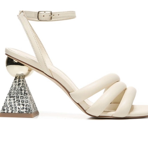 💫Asymmetrical heeled sandal - Picture 1 of 7